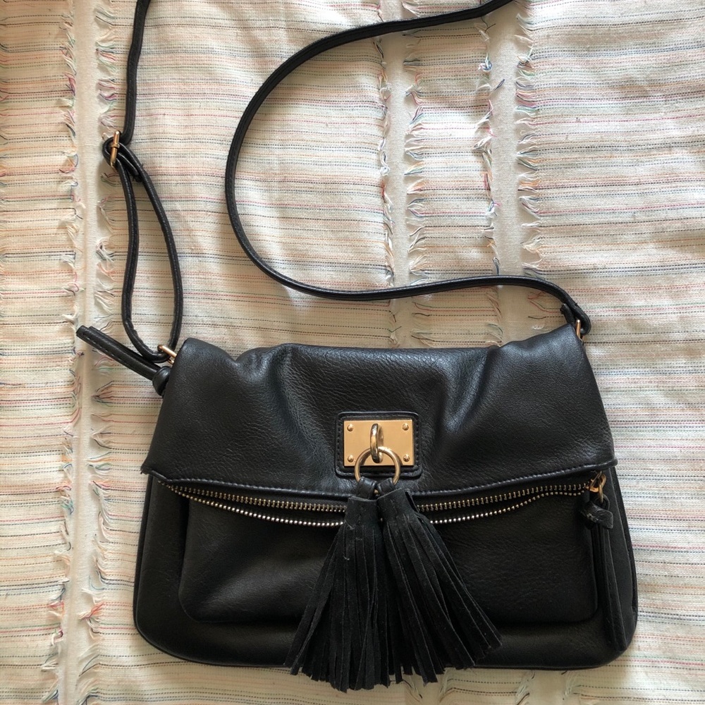 Black crossbody purse w/ black tassels